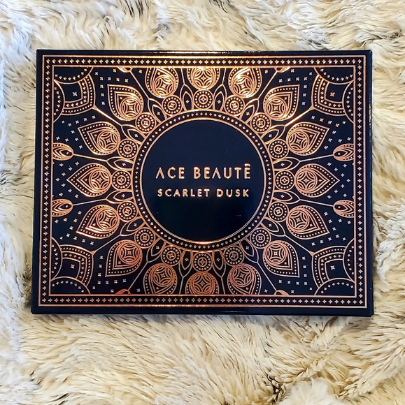 Ace Beauty Scarlet Dusk Eyeshadow Palette NIB - Picture 2 of 8